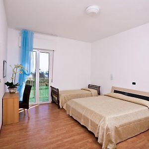 Dreibettzimmer